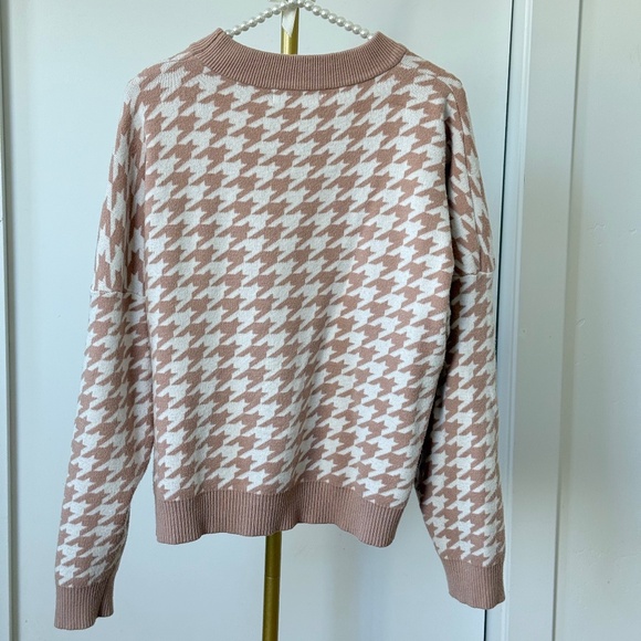 Simplee Houndstooth Knit Sweater – Size M - Picture 2 of 3